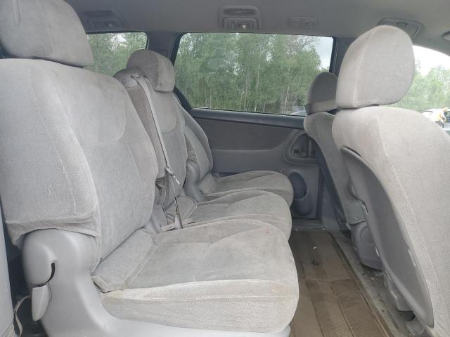 2004 TOYOTA SIENNA CE  