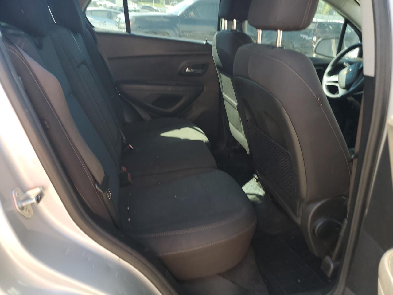 2020 Chevrolet Trax Ls VIN: 3GNCJKSB2LL200705 Lot: 65704935