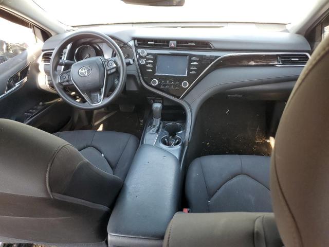  TOYOTA CAMRY 2018 Srebrny