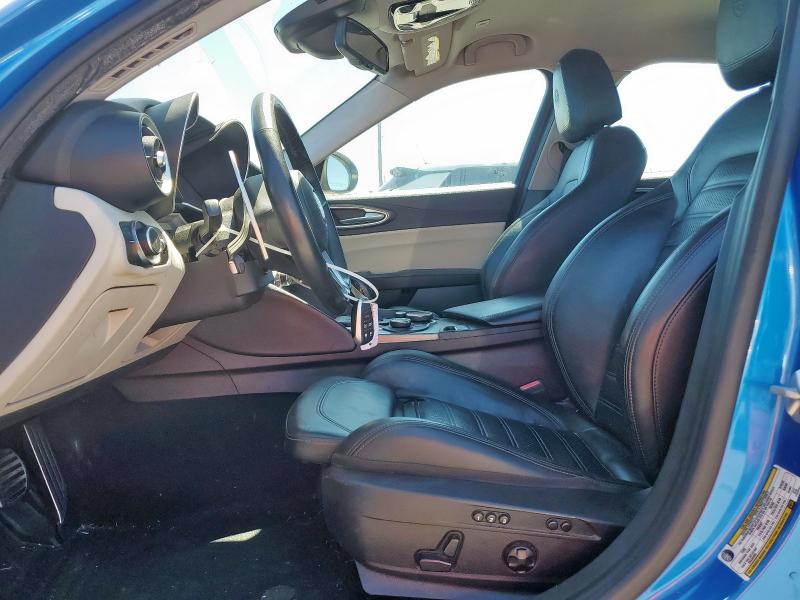  ALFA ROMEO GIULIA 2018 Granatowy
