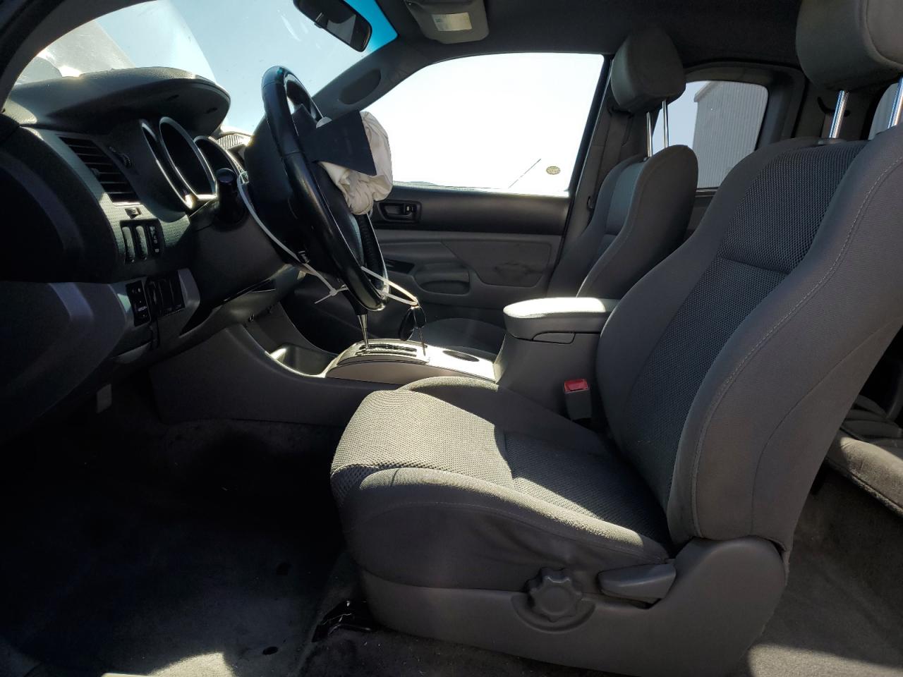 2005 Toyota Tacoma Access Cab VIN: 5TEUU42NX5Z052992 Lot: 65803515