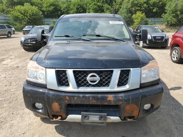  NISSAN TITAN 2014 Czarny