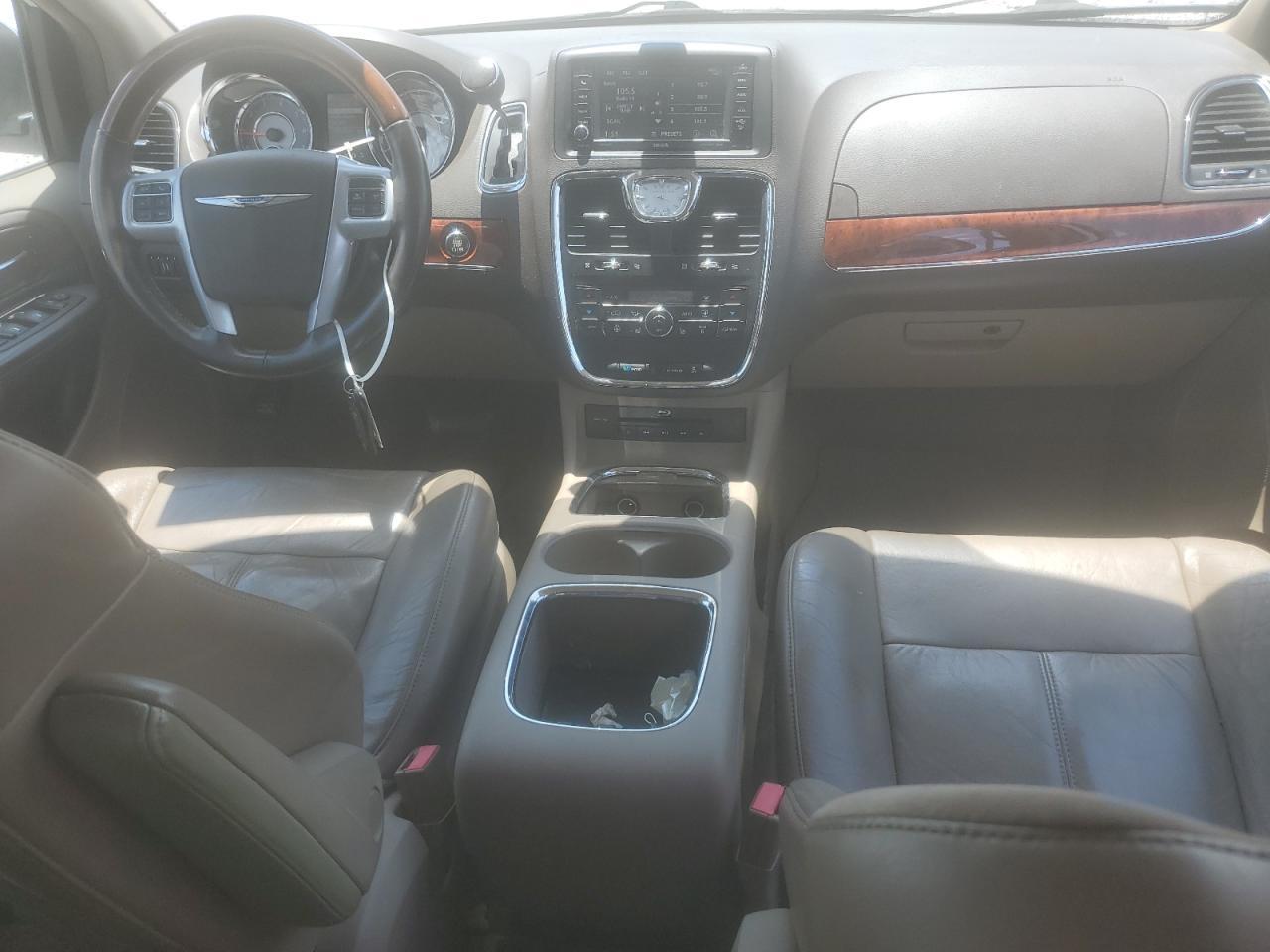 2014 Chrysler Town & Country Limited VIN: 2C4RC1GG2ER149241 Lot: 63380275