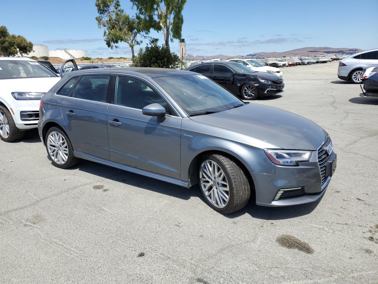 2018 Audi A3 E-Tron Prestige VIN: WAUSPBFF5JA058674 Lot: 65829045