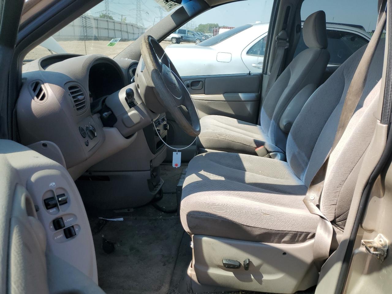 2002 Chrysler Voyager Lx VIN: 1C8GJ45332B692864 Lot: 64790545