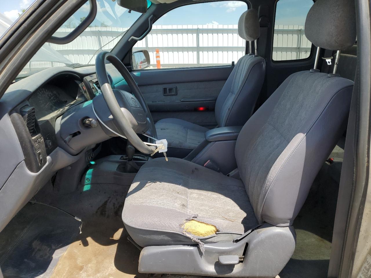 2000 Toyota Tacoma Xtracab VIN: 4TAWM72NXYZ674028 Lot: 63147585