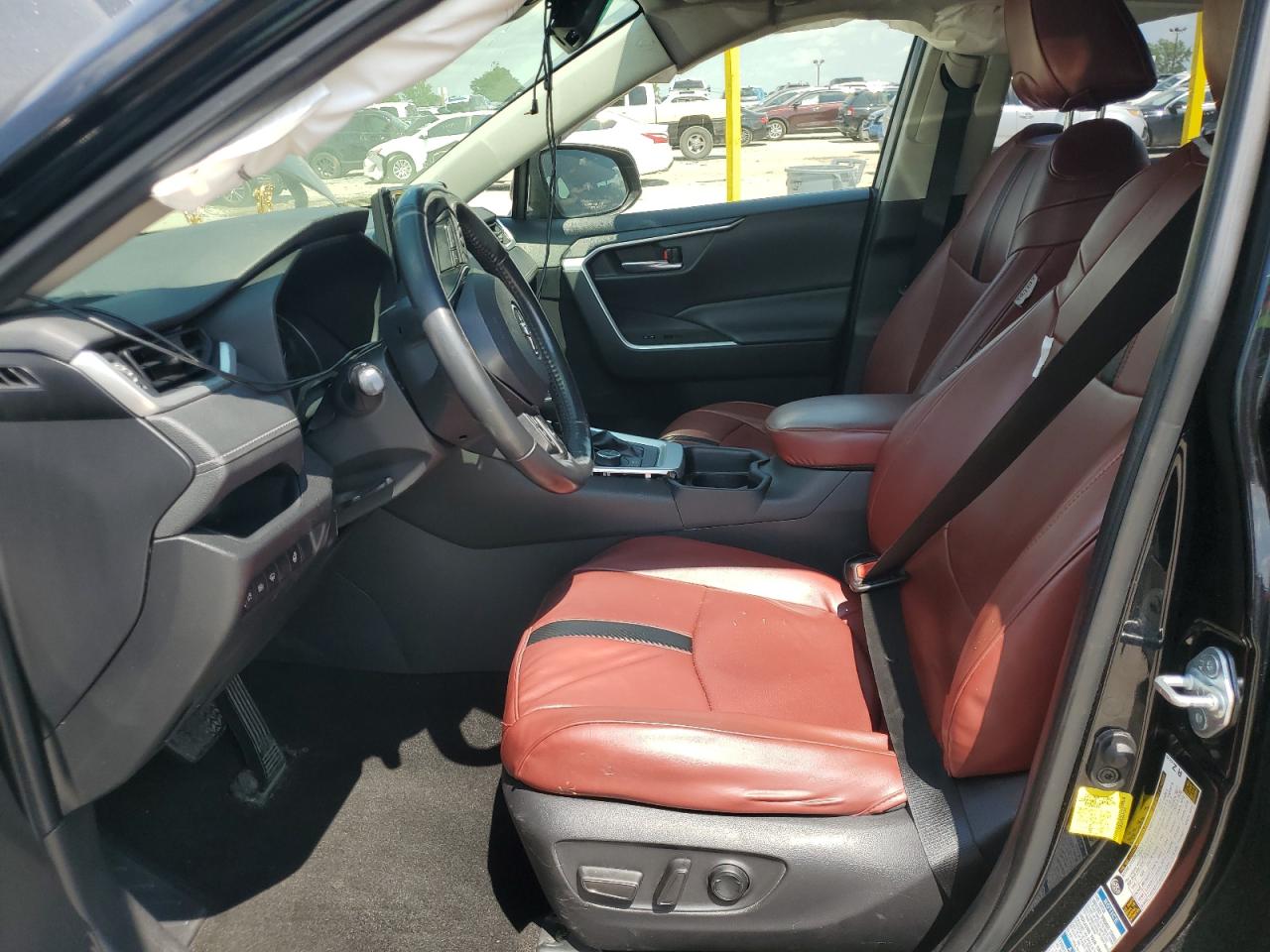 2021 Toyota Rav4 Xle VIN: JTMR6RFV2MD012999 Lot: 64457835