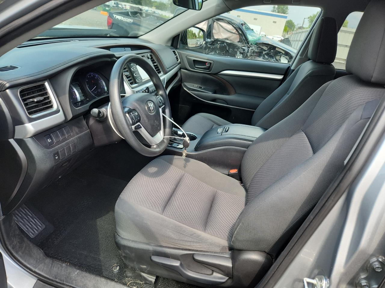 2019 Toyota Highlander Le VIN: 5TDBZRFH0KS932960 Lot: 65463425