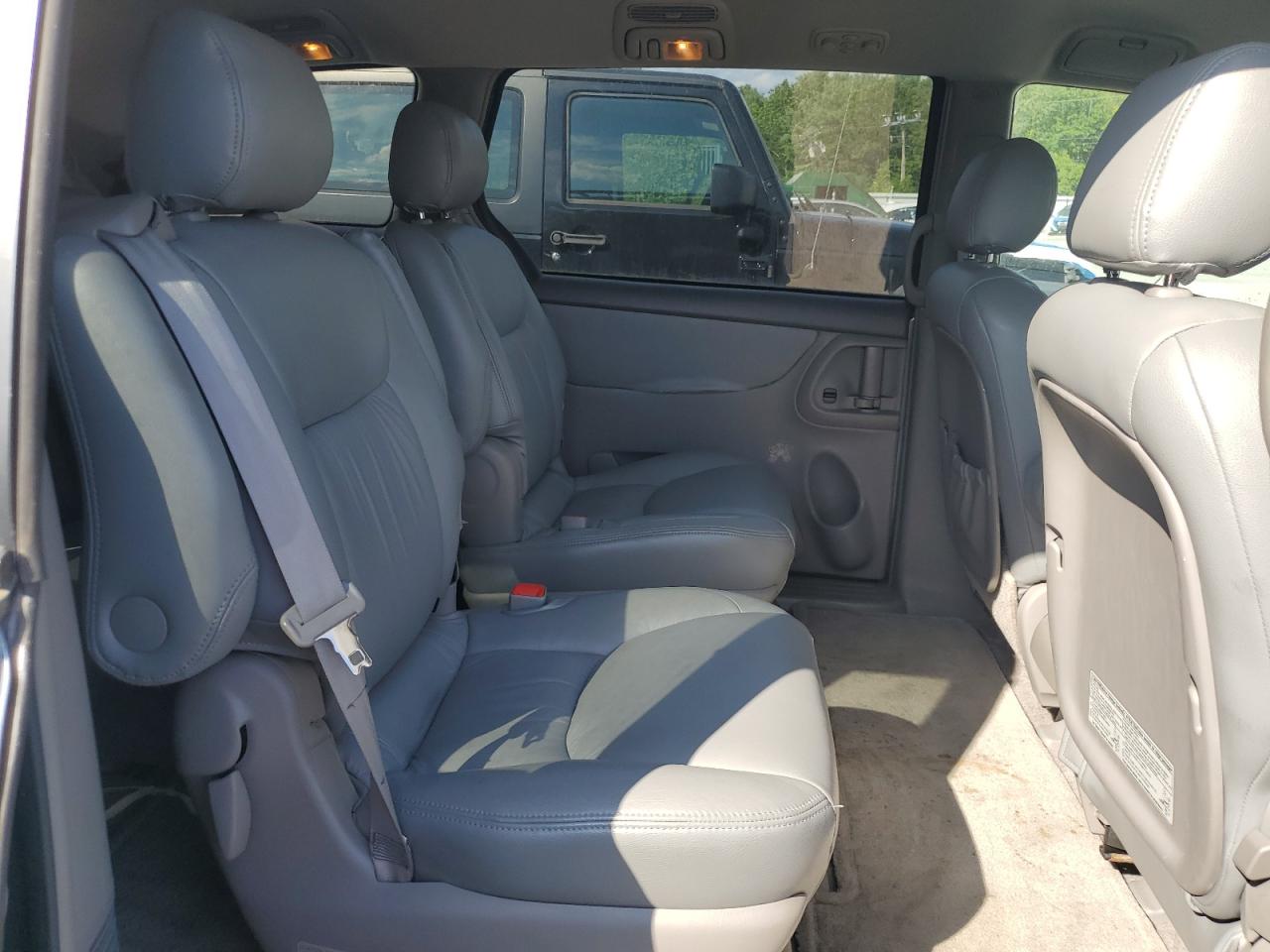 2005 Toyota Sienna Ce VIN: 5TDZA23C15S386826 Lot: 65550295