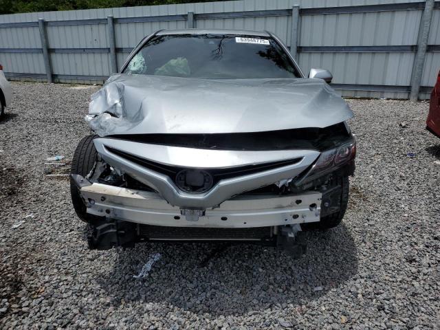  TOYOTA CAMRY 2021 Srebrny