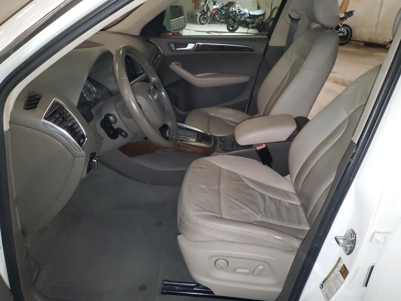 2011 Audi Q5 Premium VIN: WA1CFAFP4BA036450 Lot: 65574405