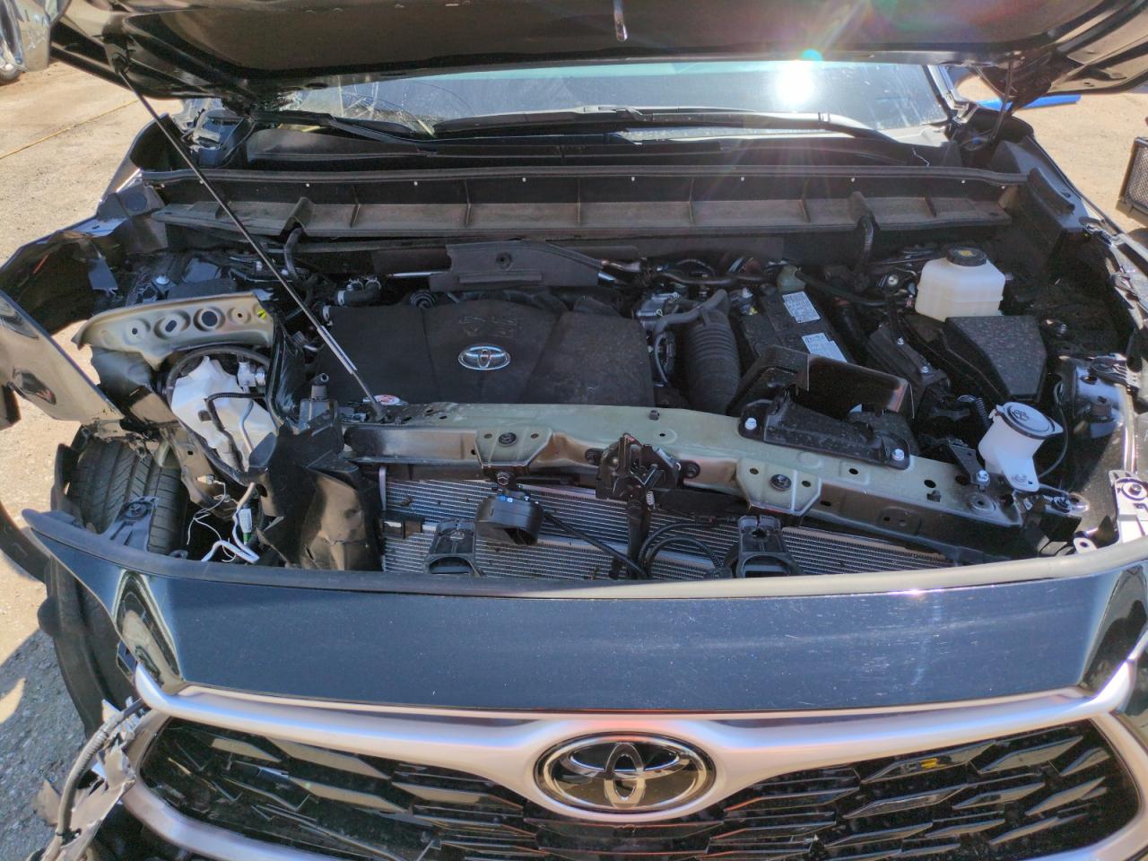 2022 Toyota Highlander Xle VIN: 5TDHZRBH0NS593539 Lot: 64037635