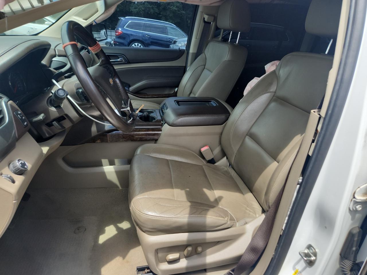 2019 Chevrolet Suburban C1500 Lt VIN: 1GNSCHKCXKR392299 Lot: 66360045