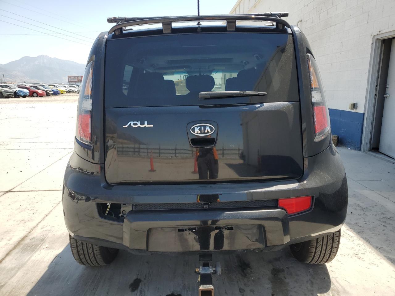 2011 Kia Soul + VIN: KNDJT2A22B7346200 Lot: 64687305