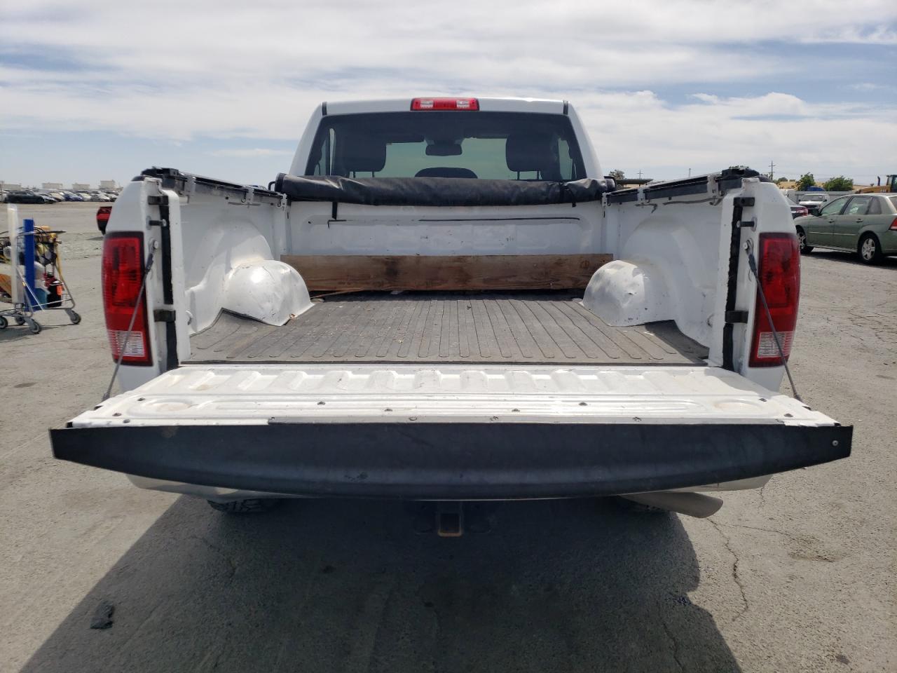 2019 Ram 1500 Classic Tradesman VIN: 3C6JR6AG7KG702332 Lot: 62738585