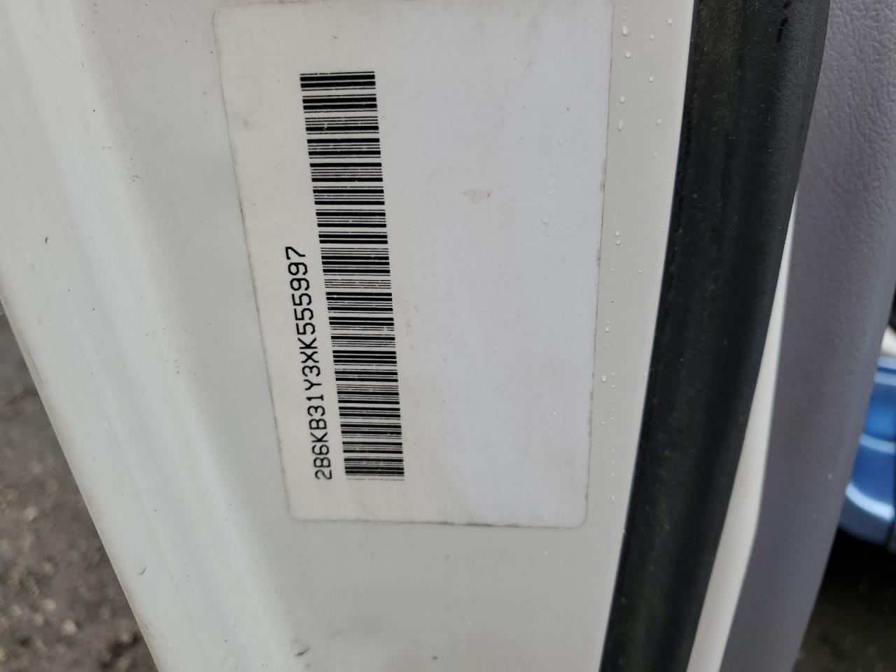 DODGE B SERIES 1999 2B6KB31Y3XK555997 Photo 9