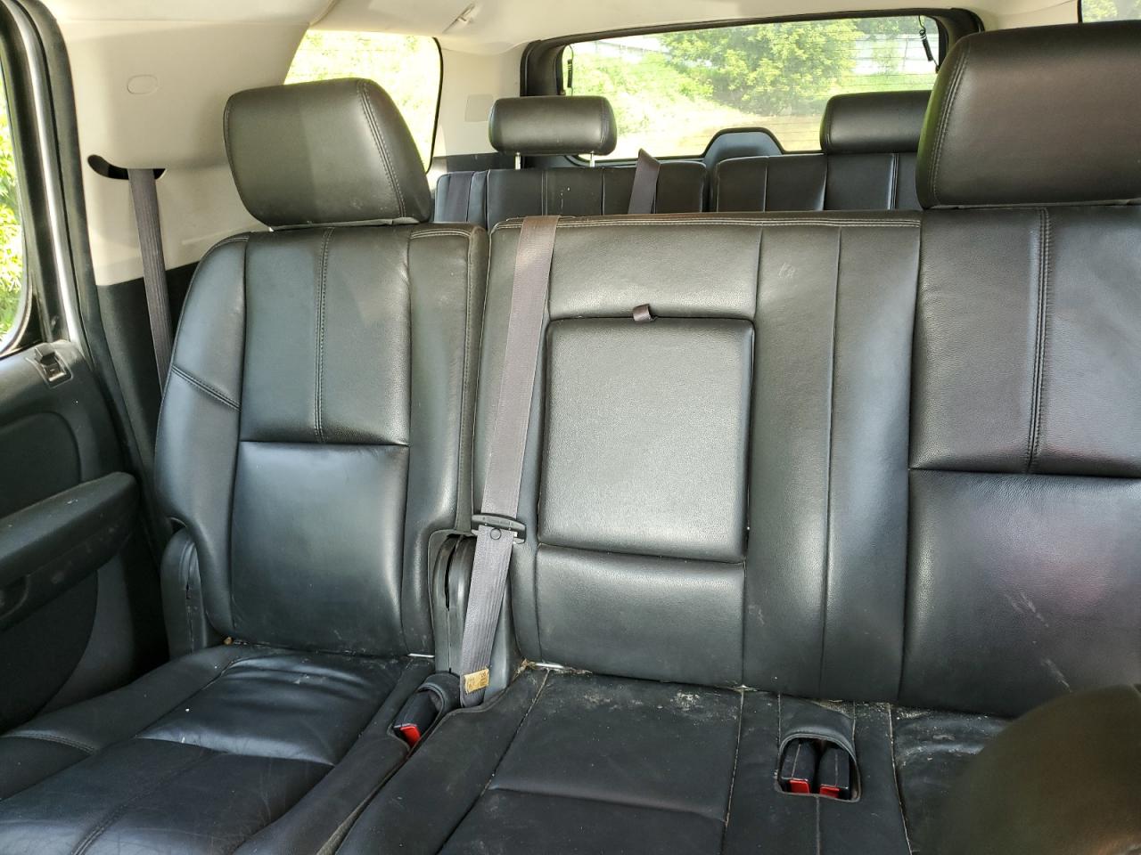 2014 Chevrolet Suburban K1500 Lt VIN: 1GNSKJE72ER199304 Lot: 64958255