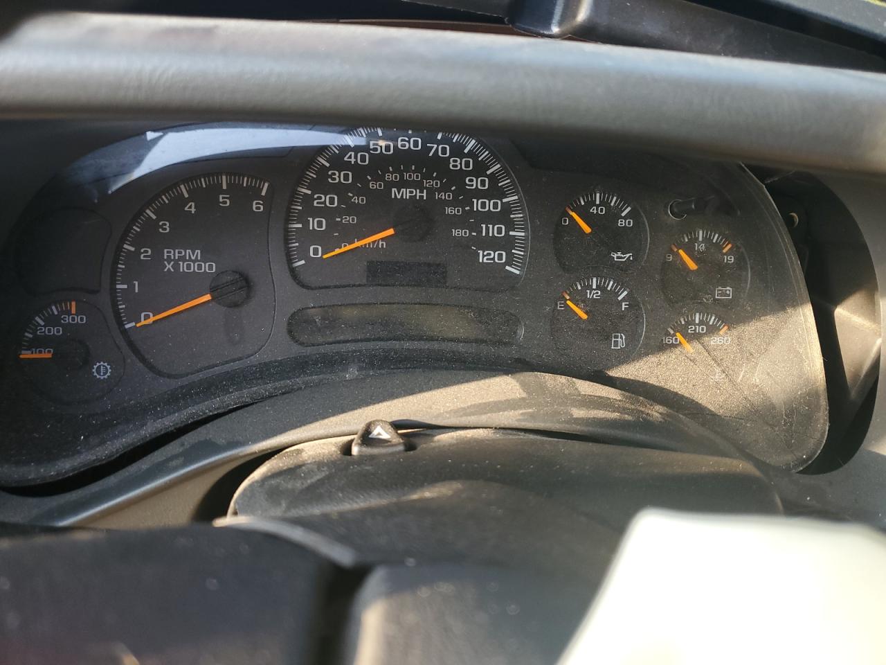 2005 Chevrolet Suburban K2500 VIN: 3GNGK26U25G187797 Lot: 65916375