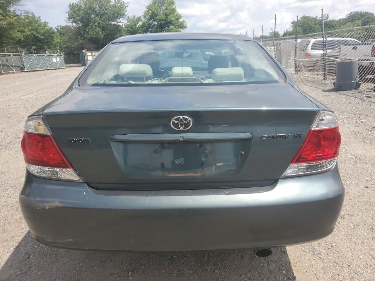 2005 Toyota Camry Le VIN: 4T1BE32K25U414015 Lot: 62670155