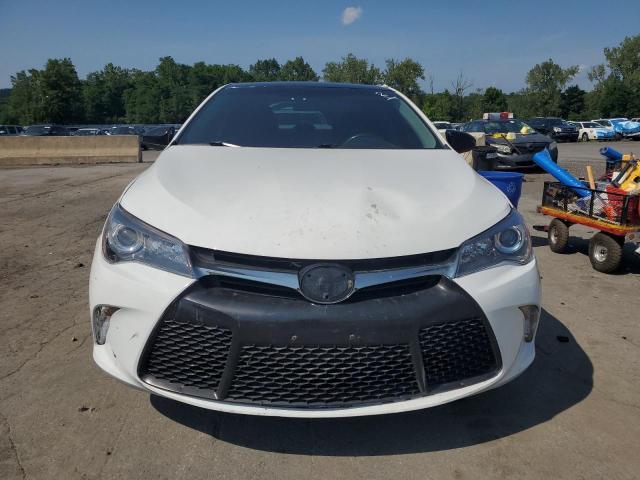  TOYOTA CAMRY 2015 Biały