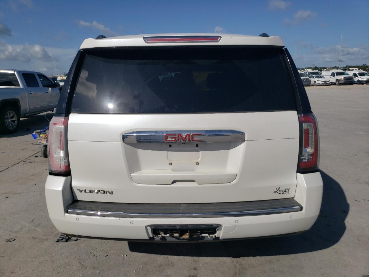 2016 GMC Yukon Denali VIN: 1GKS1CKJ1GR140646 Lot: 64268675
