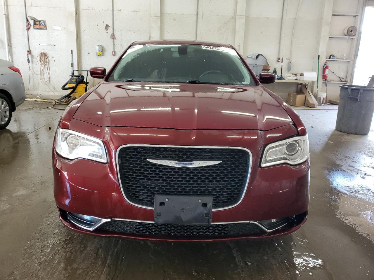 2018 Chrysler 300 Touring VIN: 2C3CCAAG1JH137570 Lot: 64281535