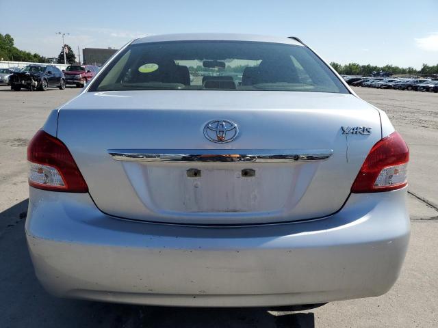 Sedans TOYOTA YARIS 2012 Srebrny
