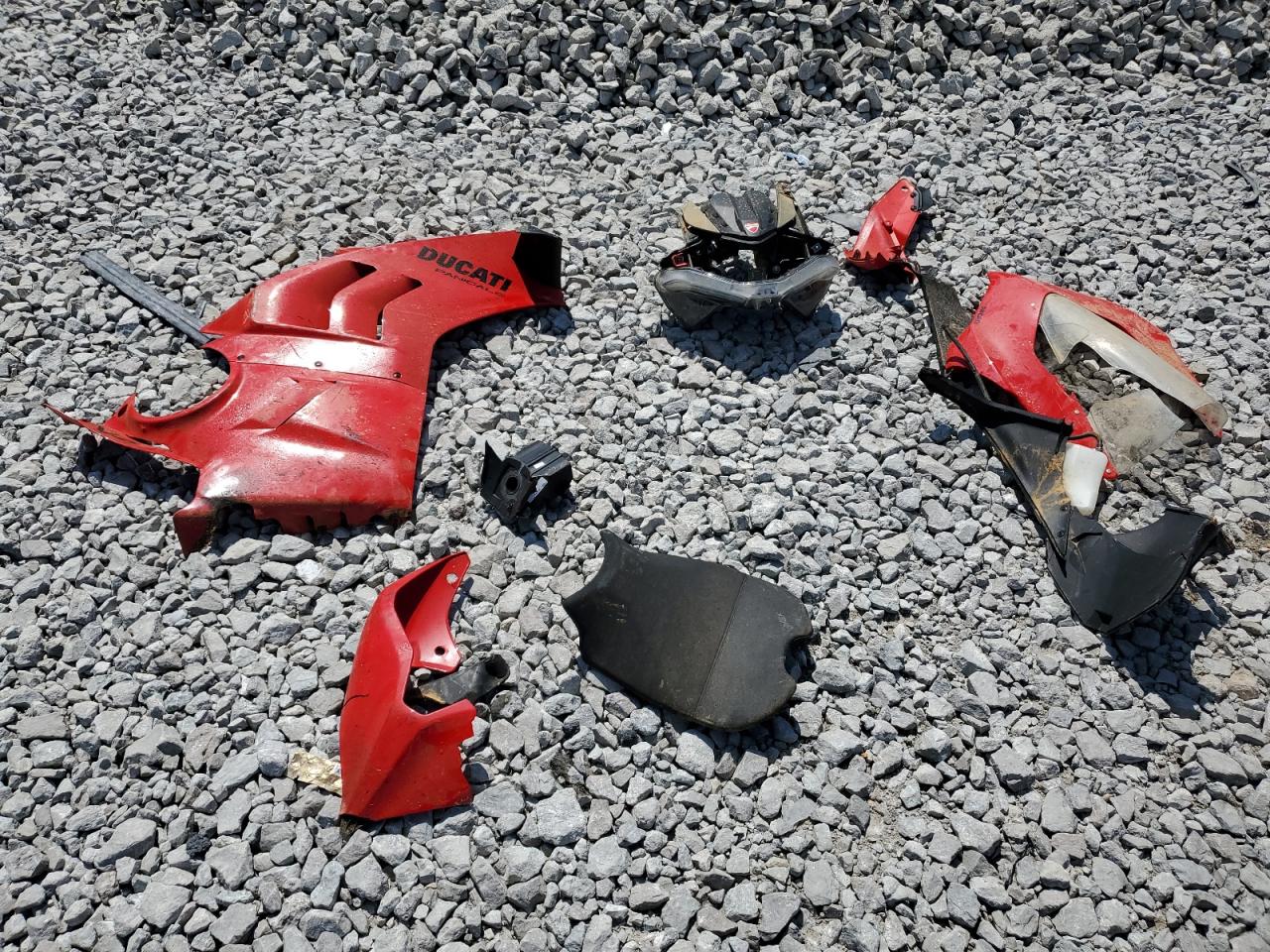 2022 Ducati Panigale V4S VIN: ZDMDAGWW3NB001128 Lot: 65447585