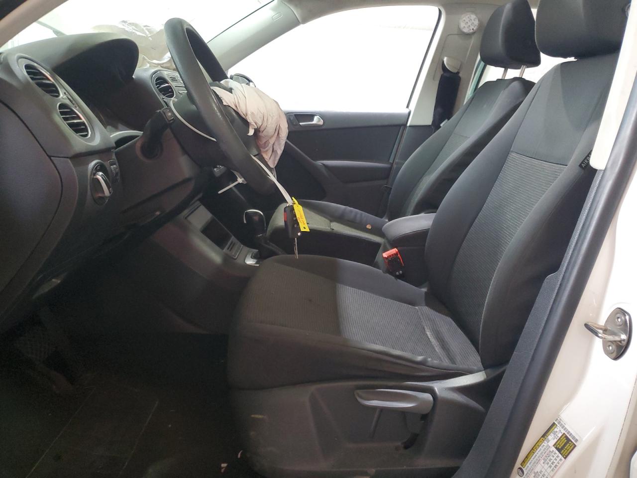 2012 Volkswagen Tiguan S VIN: WVGBV7AX2CW564230 Lot: 66962405