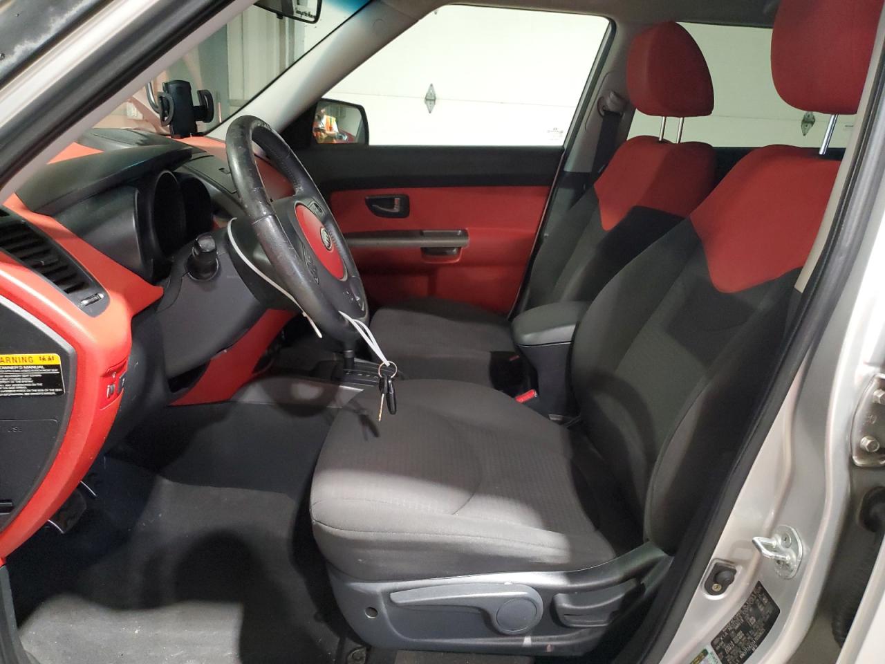 2010 Kia Soul + VIN: KNDJT2A22A7050625 Lot: 64998855