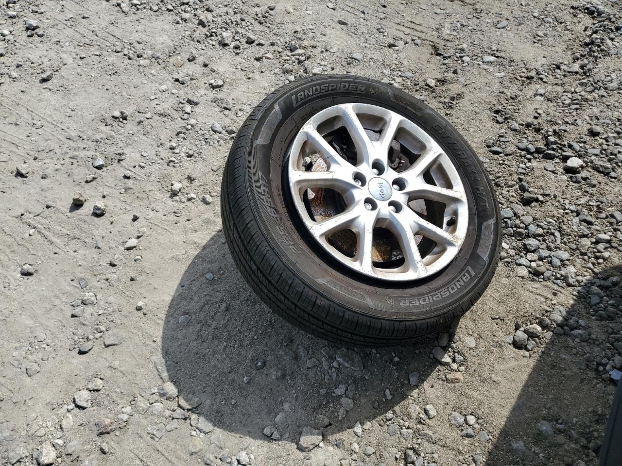 2017 Jeep Cherokee Latitude VIN: 1C4PJMCB2HW665507 Lot: 65915805