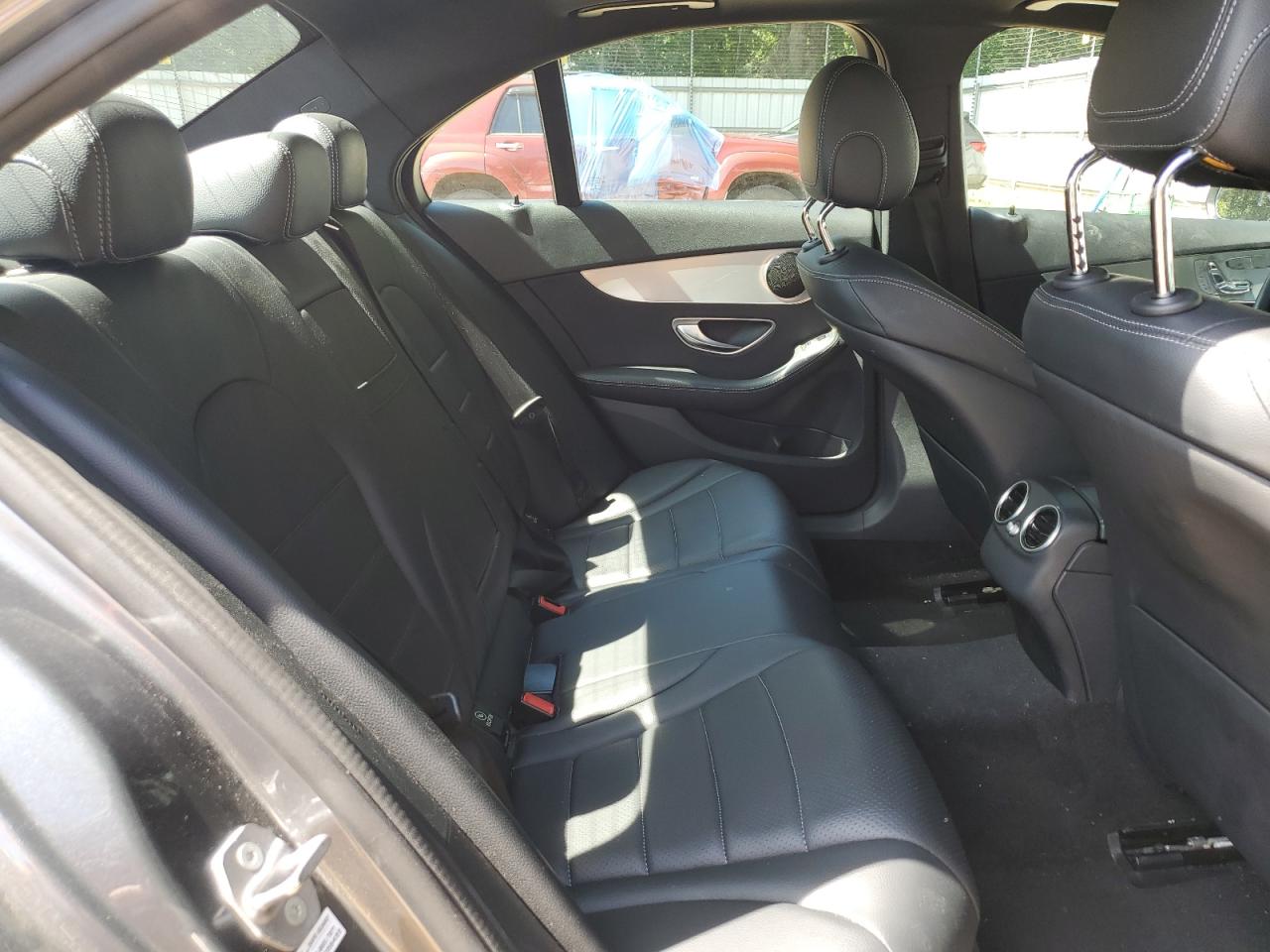 2018 Mercedes-Benz C 300 VIN: 55SWF4JBXJU239802 Lot: 63300465