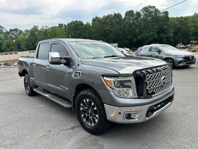  NISSAN TITAN 2017 Szary