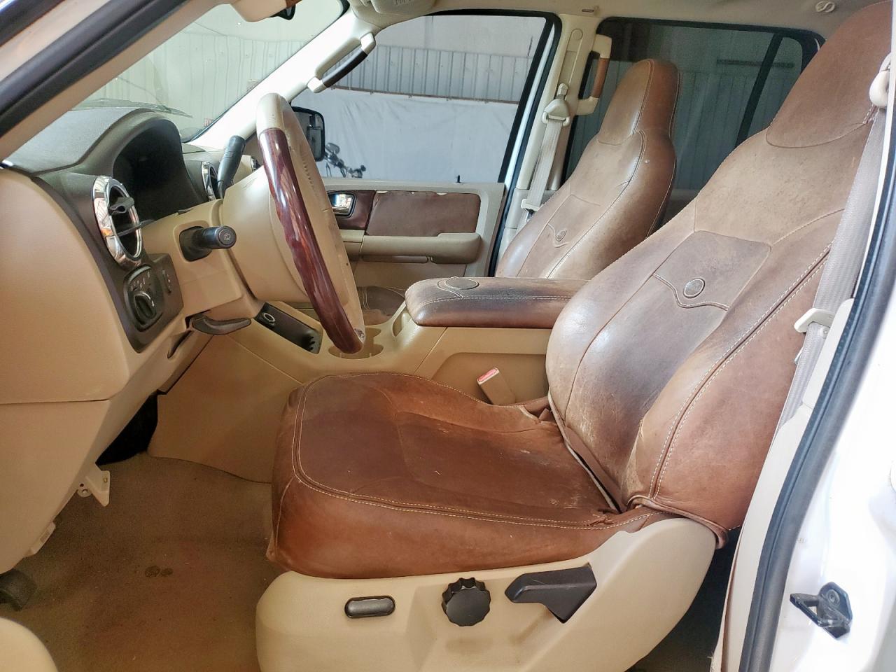 2005 Ford Expedition Eddie Bauer VIN: 1FMFU17565LA69511 Lot: 63250175