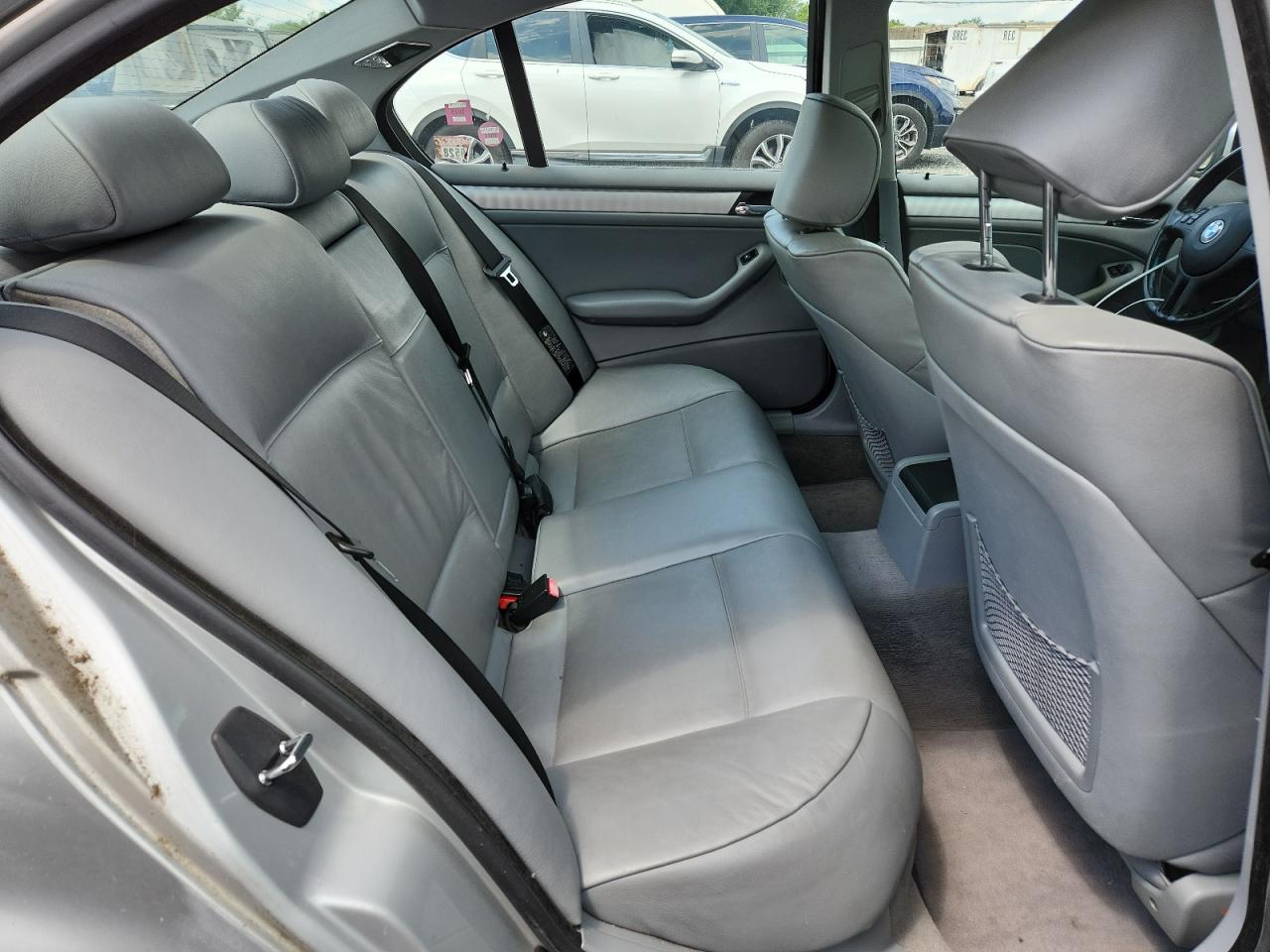 2004 BMW 330 Xi VIN: WBAEW53464PG10935 Lot: 63155905