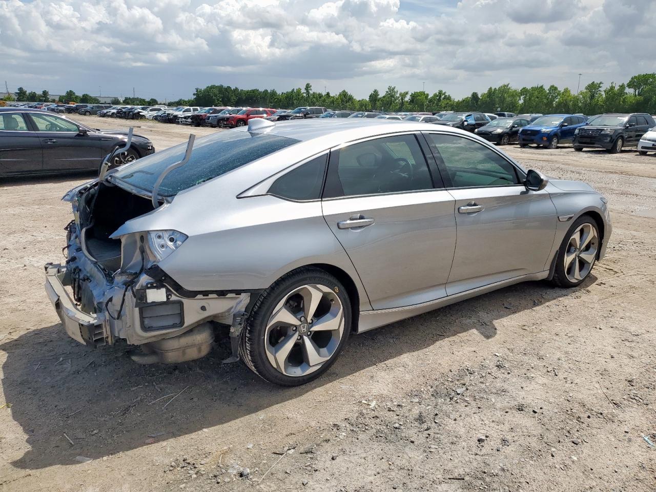 VIN: 1HGCV2F97JA043974 2018 HONDA ACCORD