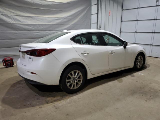 Sedans MAZDA 3 2016 White