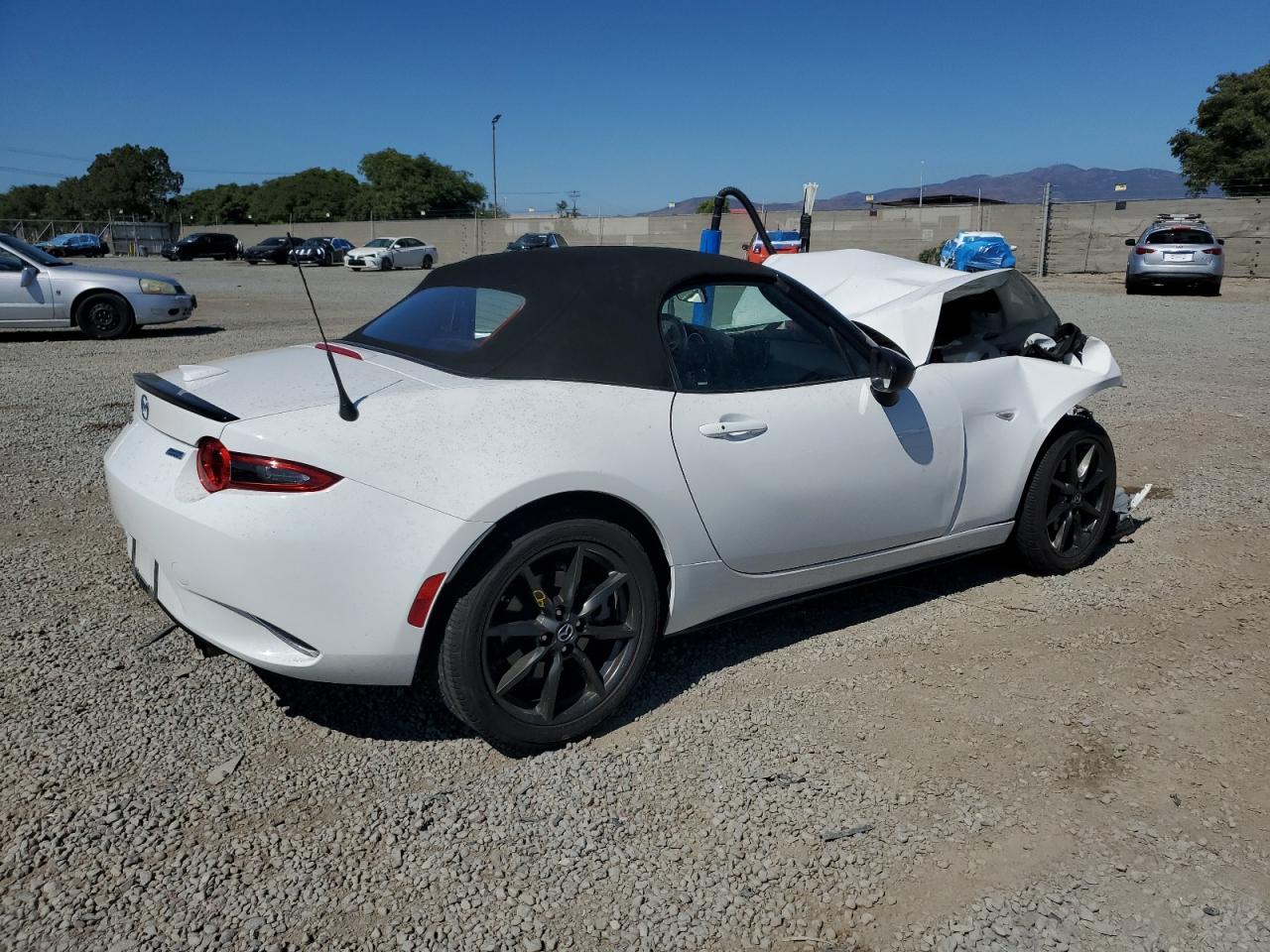 JM1NDAC78J0200277 2018 Mazda Mx-5 Miata Club