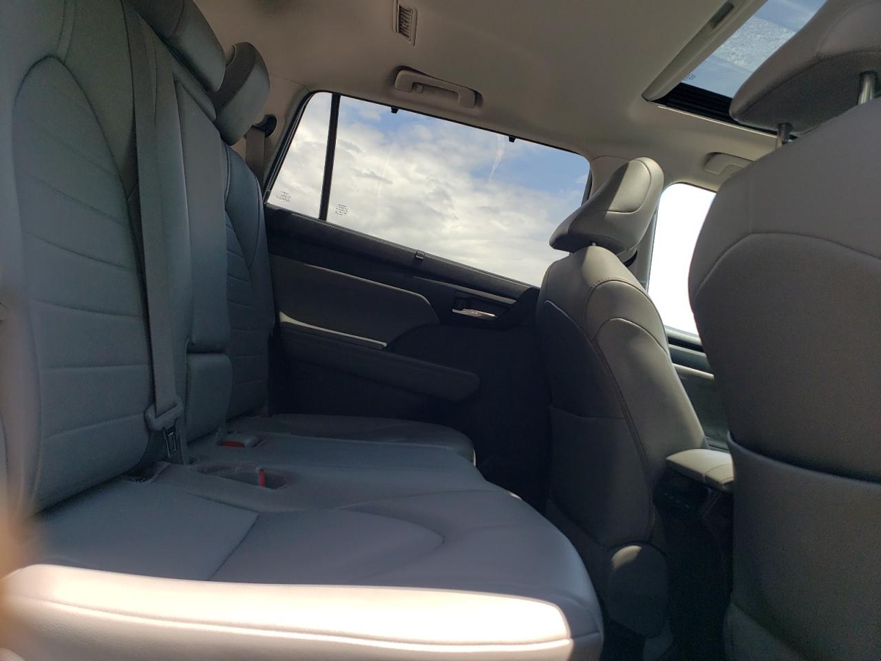 2021 Toyota Highlander Hybrid Xle VIN: 5TDGBRCH7MS529544 Lot: 63639725