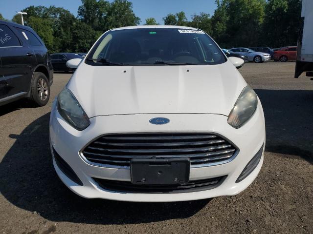 Sedans FORD FIESTA 2016 Biały