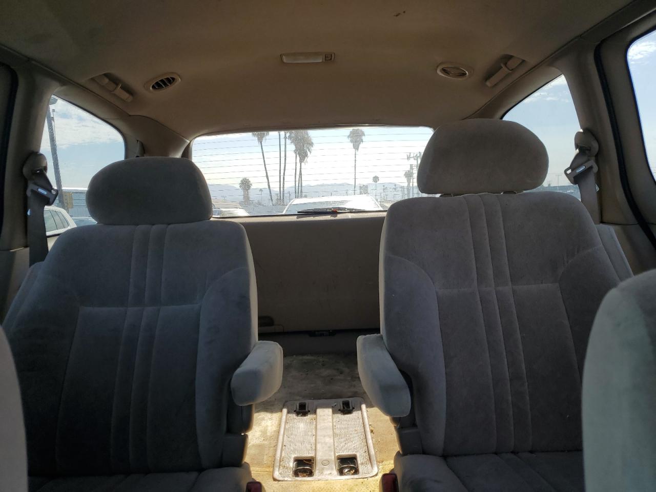 4t3zf13c6yu216055 4T3ZF13C6YU216055 2000 Toyota Sienna Le
