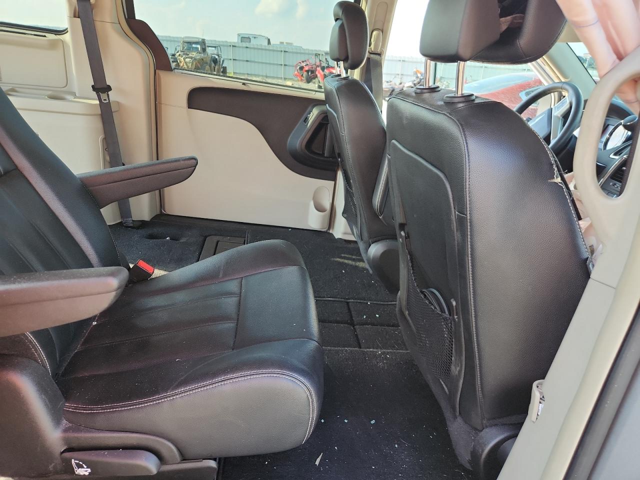 2016 Chrysler Town & Country Touring VIN: 2C4RC1BG3GR120017 Lot: 66148215