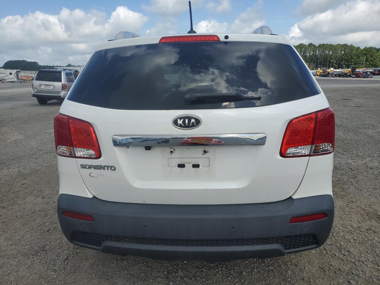 2011 Kia Sorento Base VIN: 5XYKT3A11BG130133 Lot: 65047905