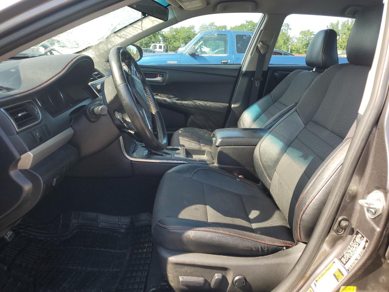 2016 Toyota Camry Le VIN: 4T1BF1FKXGU180253 Lot: 64820835