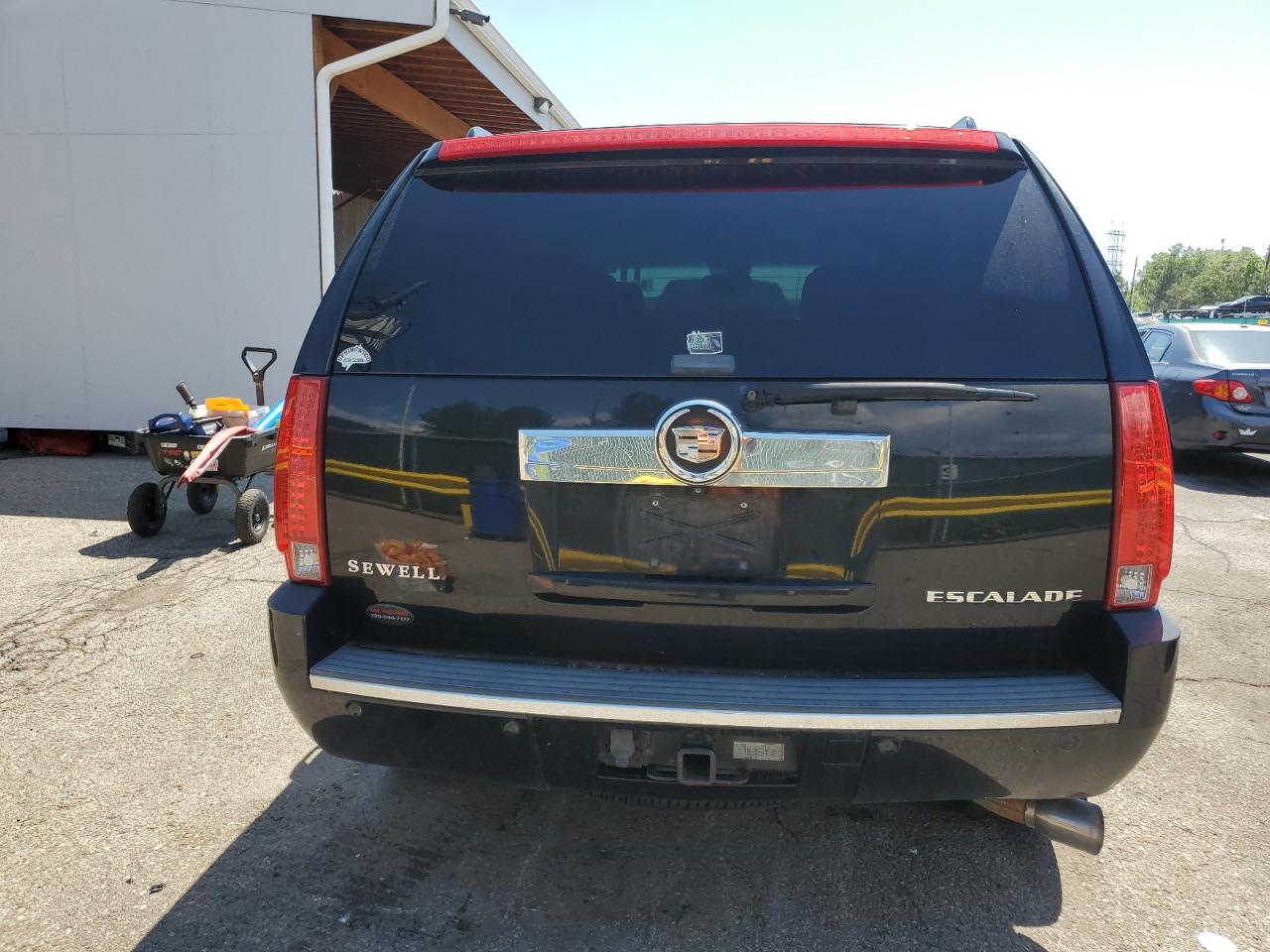 2008 Cadillac Escalade Luxury VIN: 1GYFK63838R221697 Lot: 64116705