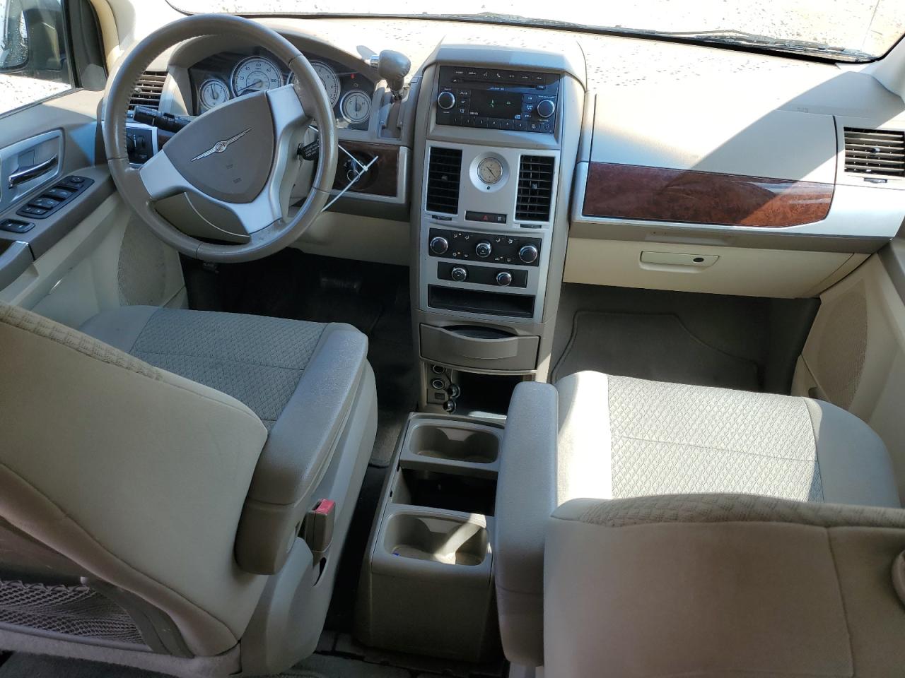 2010 Chrysler Town & Country Touring VIN: 2A4RR5D1XAR114022 Lot: 64637415