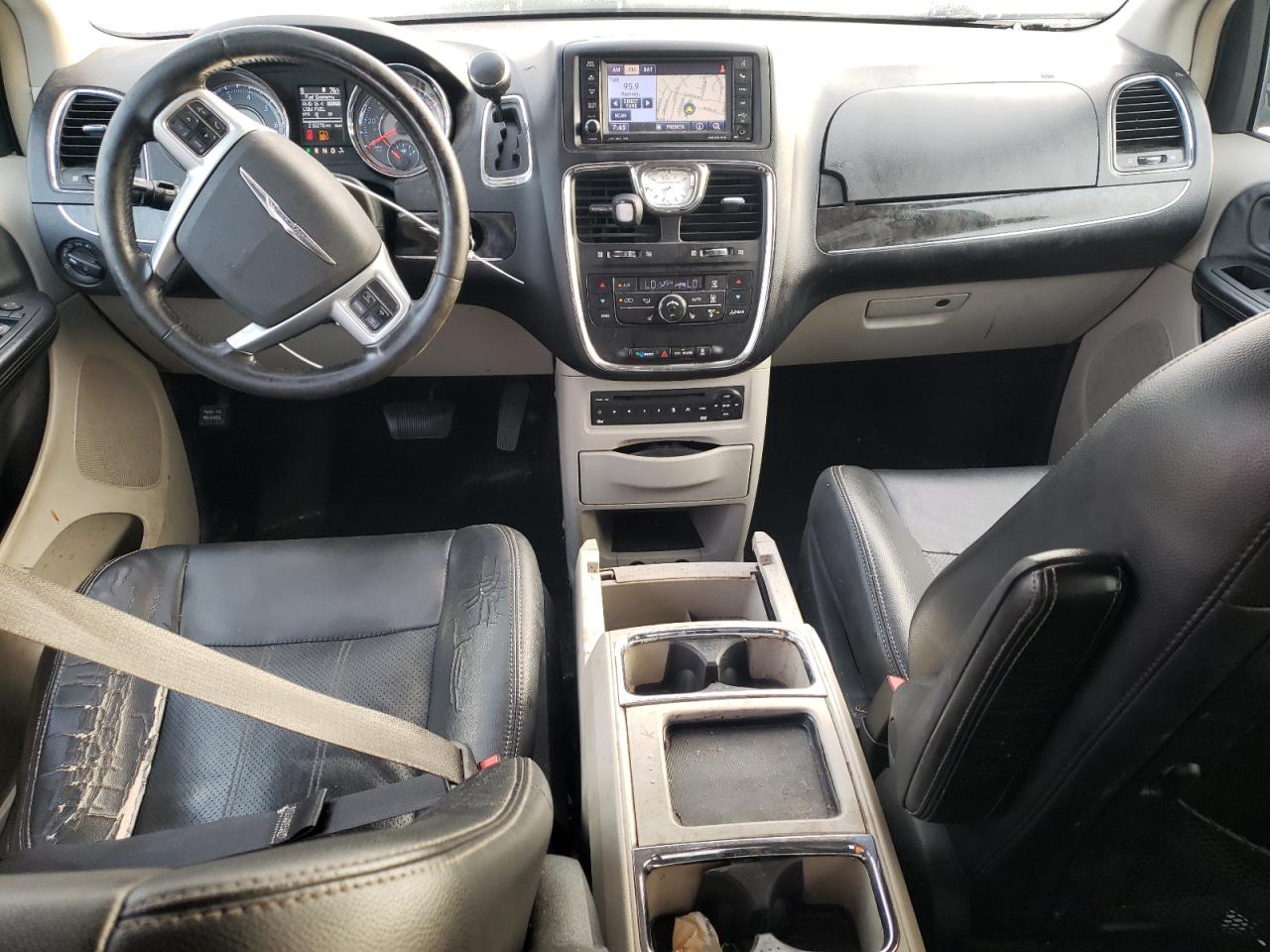 2011 Chrysler Town & Country Touring L VIN: 2A4RR8DG8BR782473 Lot: 65015925