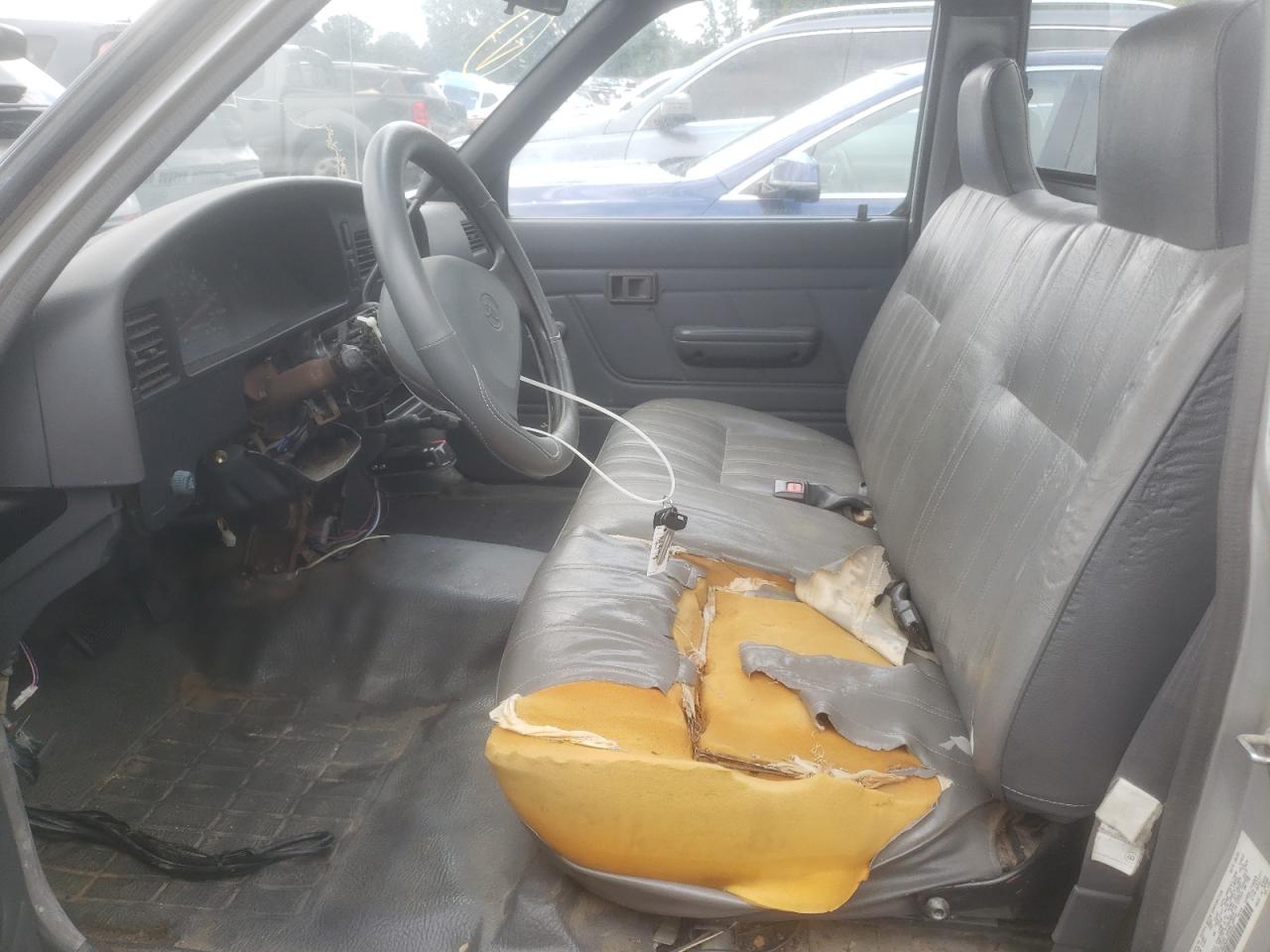 1992 Toyota Pickup 1 Ton Long Bed Dlx VIN: JT4VN82NXN5004548 Lot: 64133805