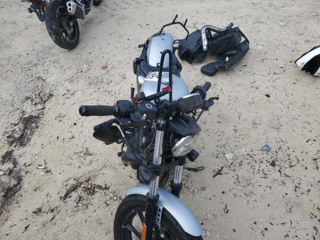  HARLEY-DAVIDSON XL883 N 2020 Сріблястий
