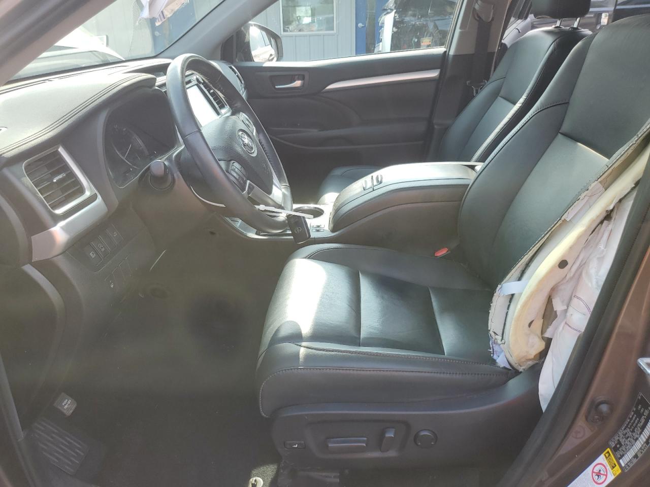 2019 Toyota Highlander Se VIN: 5TDJZRFH4KS718081 Lot: 64657885